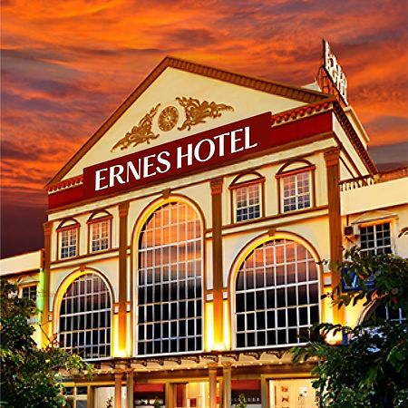 Ernes Hotel Bandar Perda Kampong Permatang Batu ภายนอก รูปภาพ